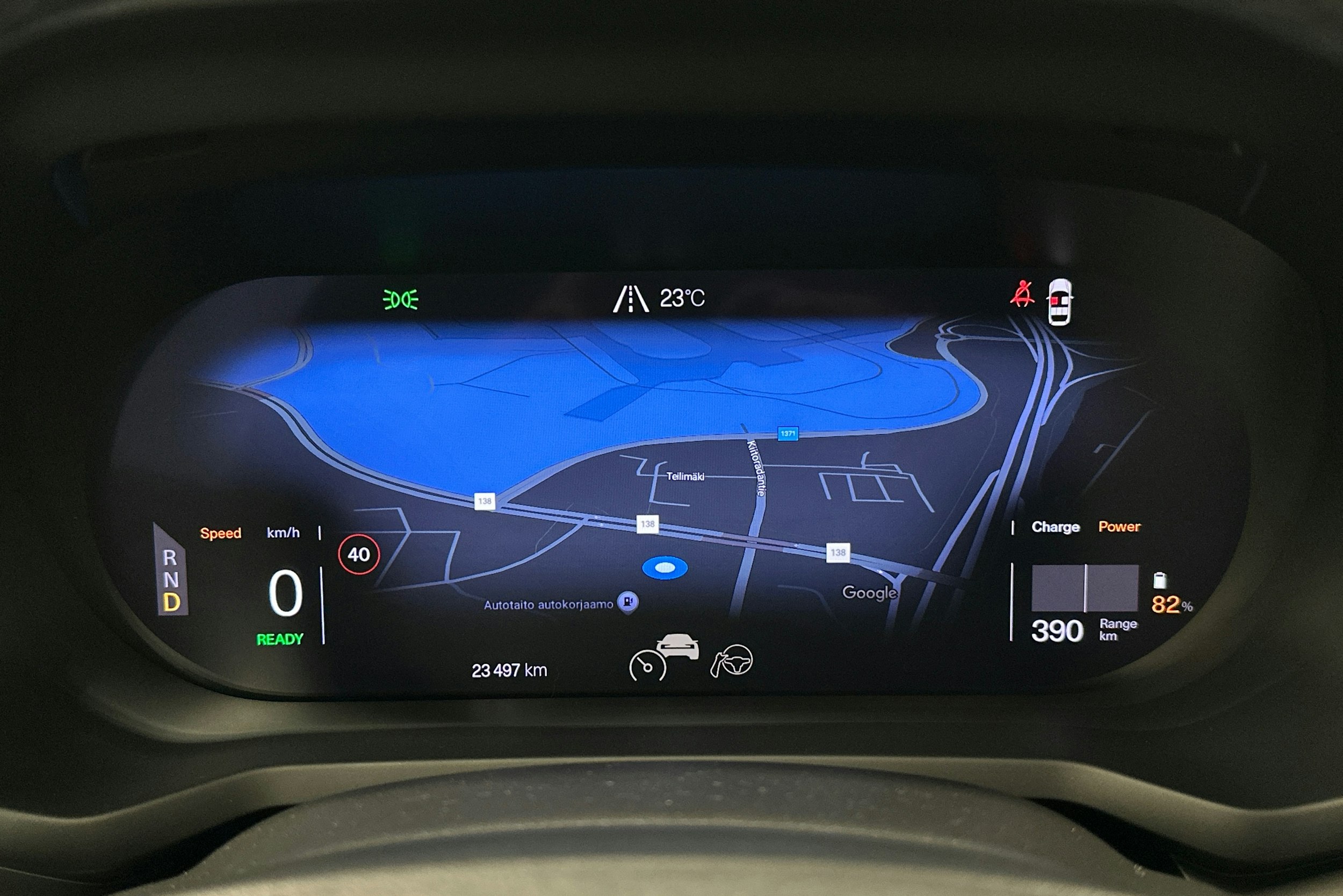 valkoinen Polestar 2 2024 kuva 20.