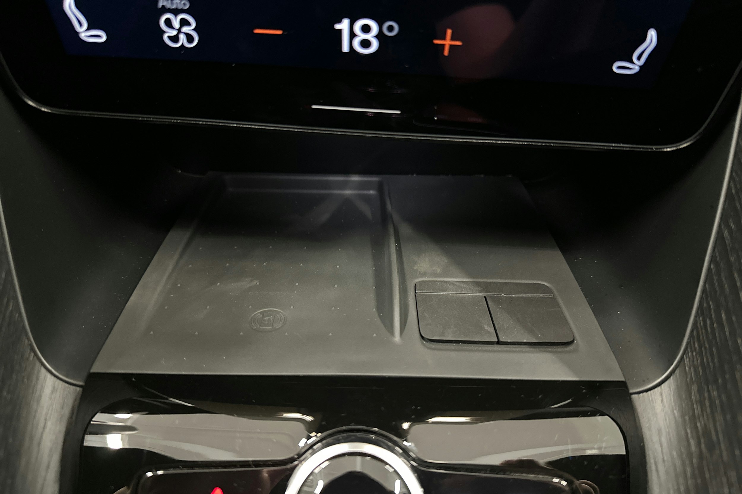 valkoinen Polestar 2 2024 kuva 28.