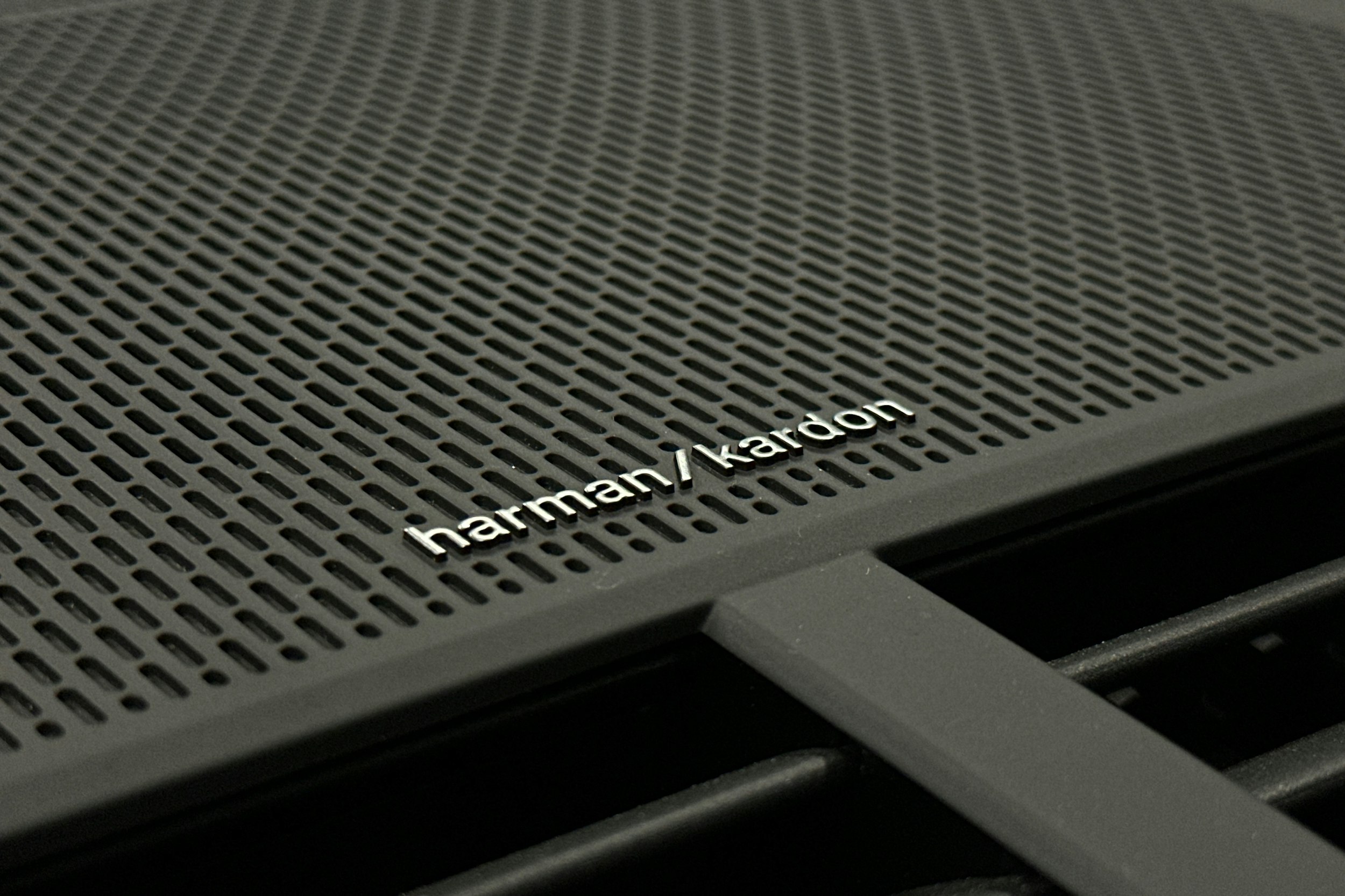 valkoinen Polestar 2 2024 kuva 29.
