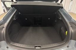 harmaa Polestar 2 2023 kuva 23.