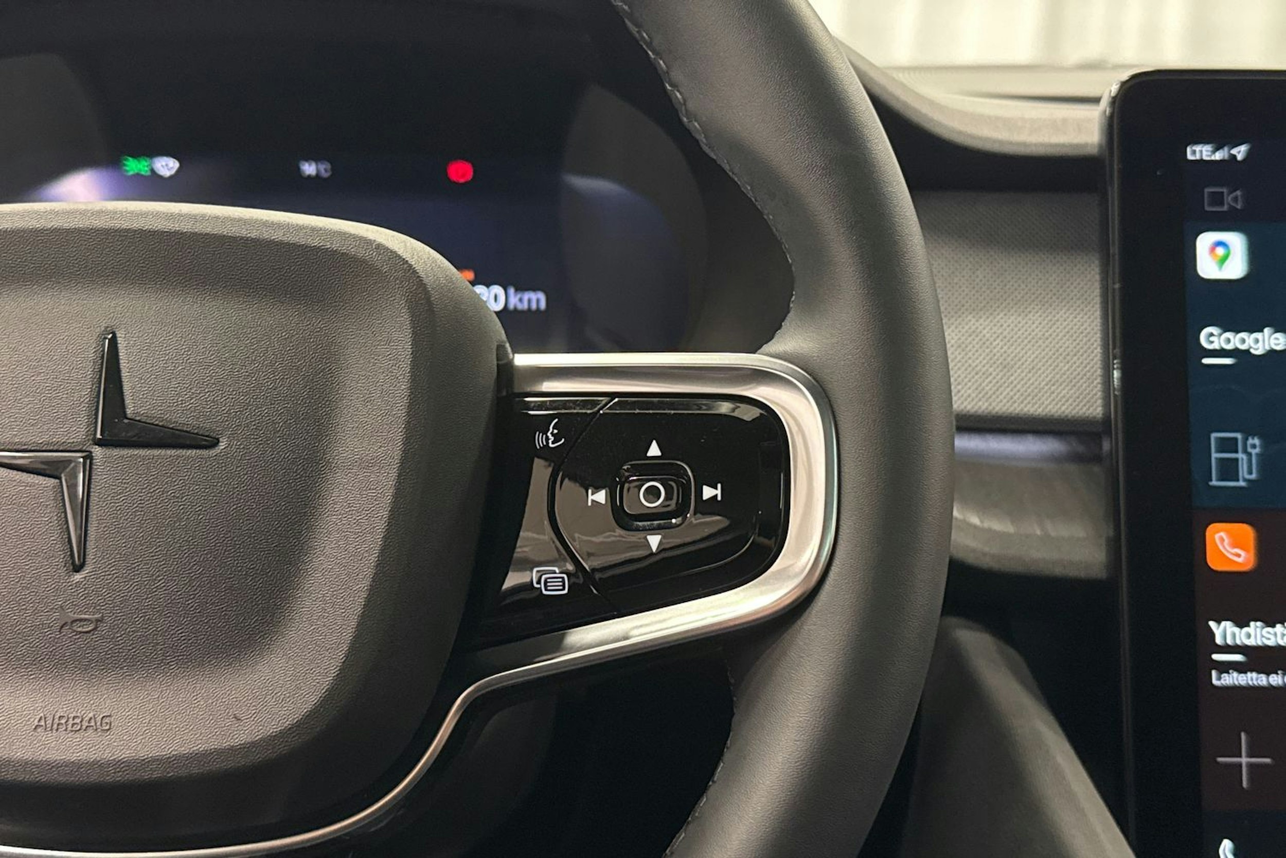musta Polestar 2 2024 kuva 12.