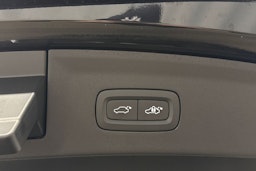 musta Polestar 2 2024 kuva 27.