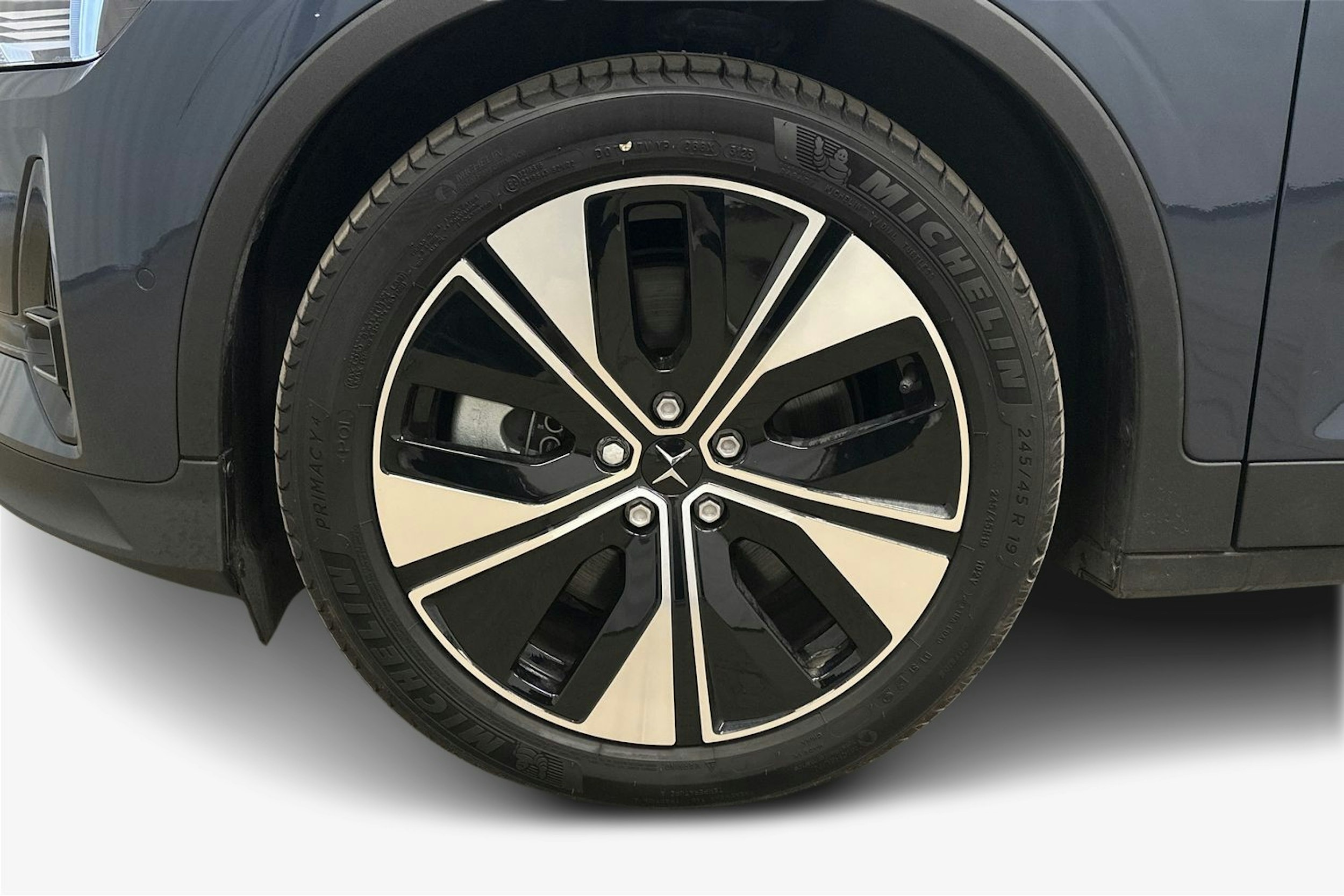 musta Polestar 2 2024 kuva 11.