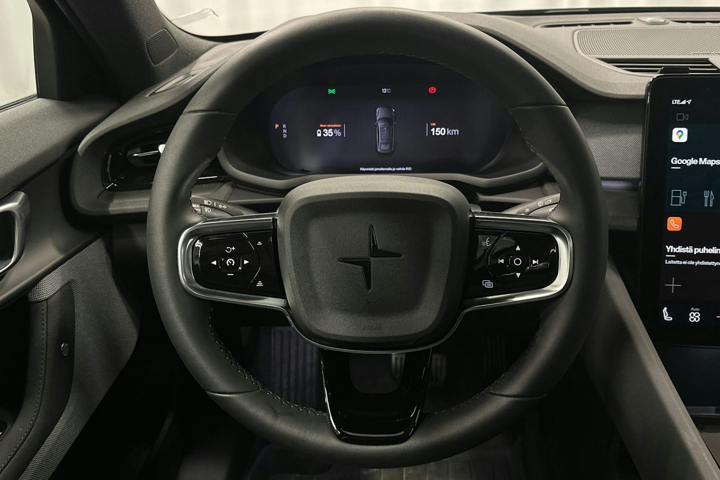 musta Polestar 2 2024 kuva 14.