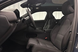 musta Polestar 2 2024 kuva 15.