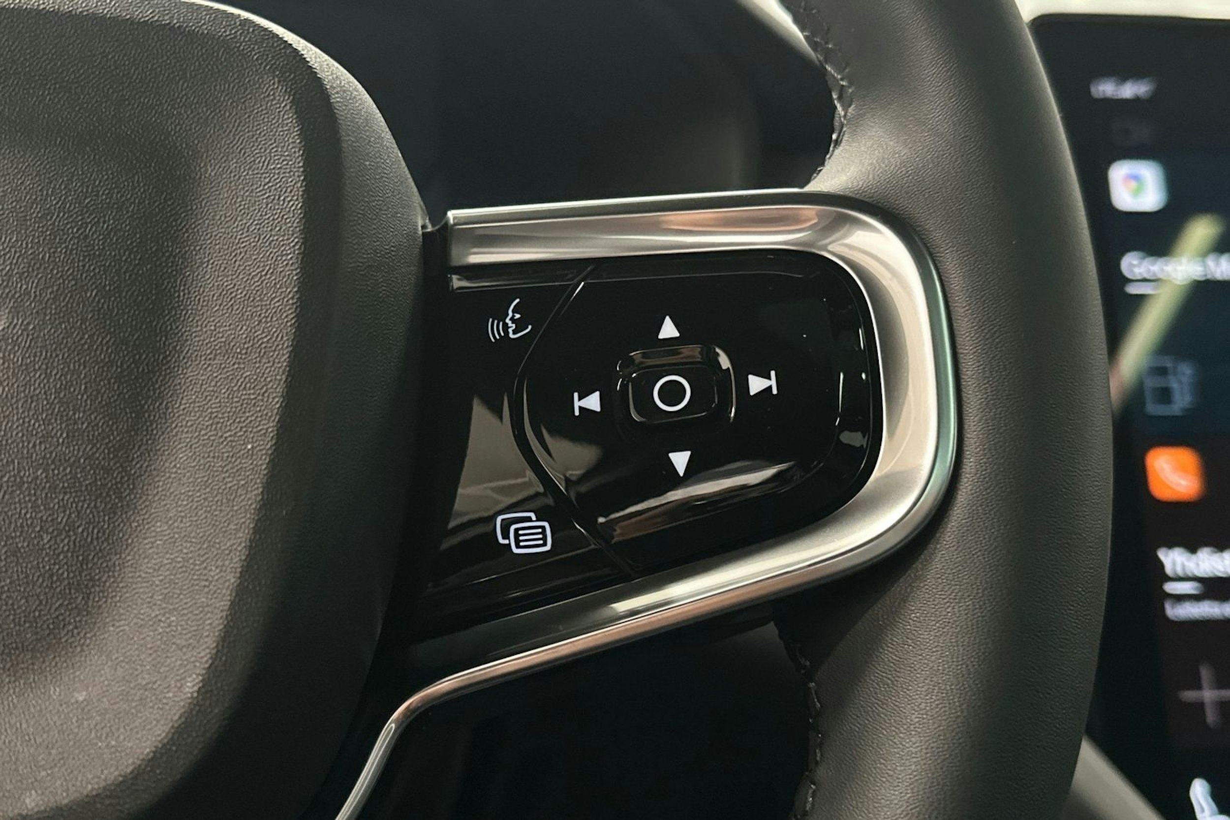 musta Polestar 2 2024 kuva 19.