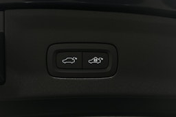 musta Polestar 2 2024 kuva 37.