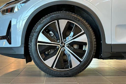 harmaa Polestar 2 2024 kuva 26.