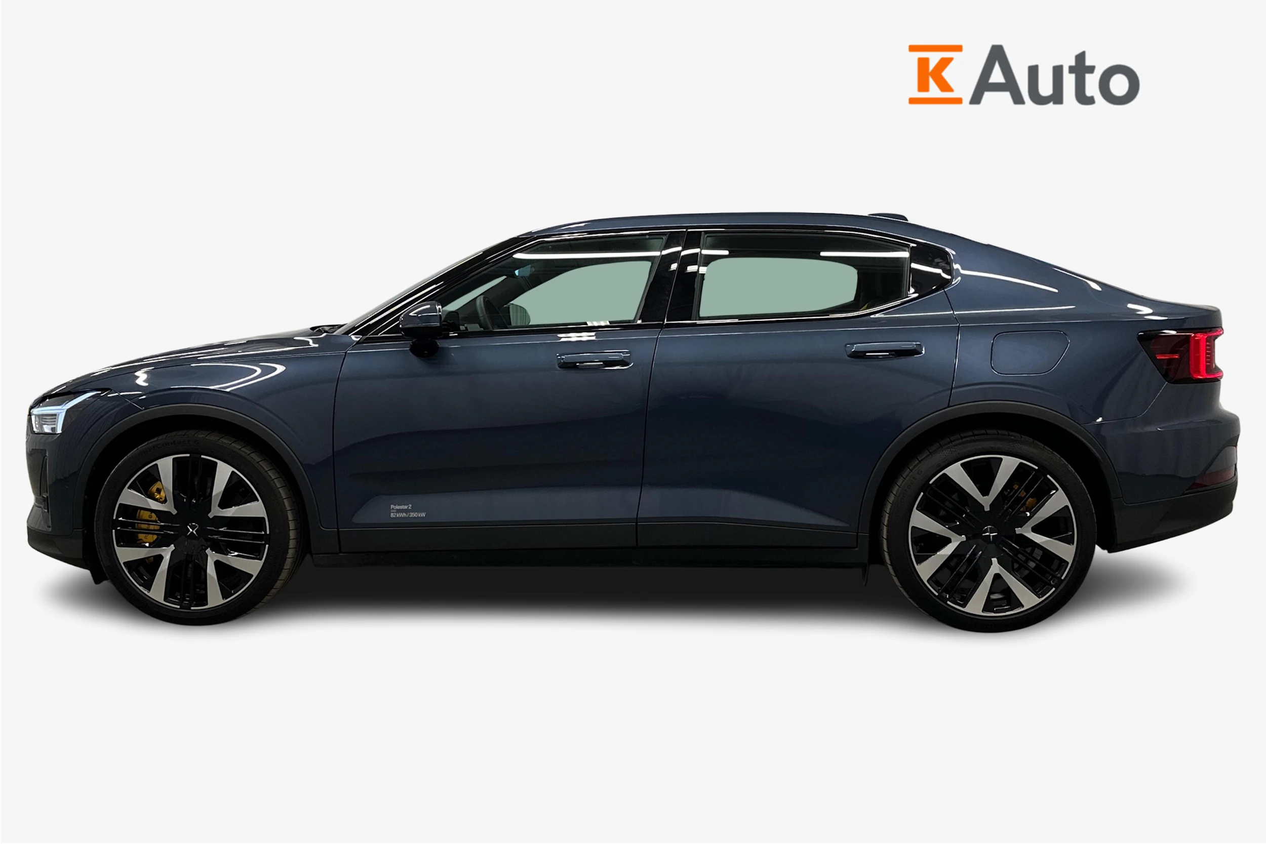 sininen Polestar 2 2024 kuva 5.