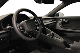 sininen Polestar 2 2024 kuva 6.