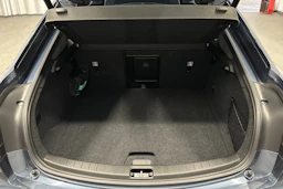 sininen Polestar 2 2024 kuva 11.