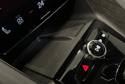 sininen Polestar 2 2024 kuva 26.