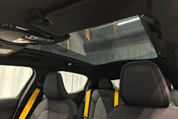 sininen Polestar 2 2024 kuva 28.
