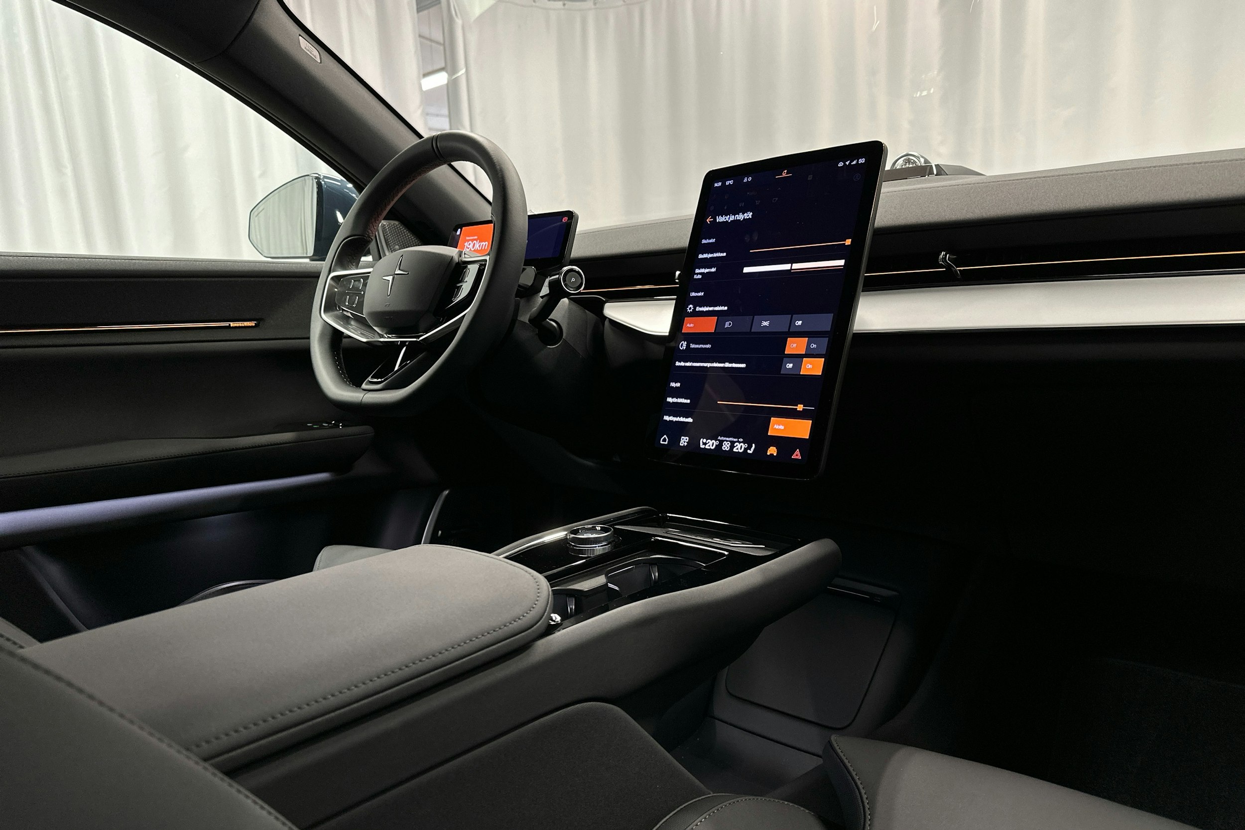sininen Polestar 3 2025 kuva 7.