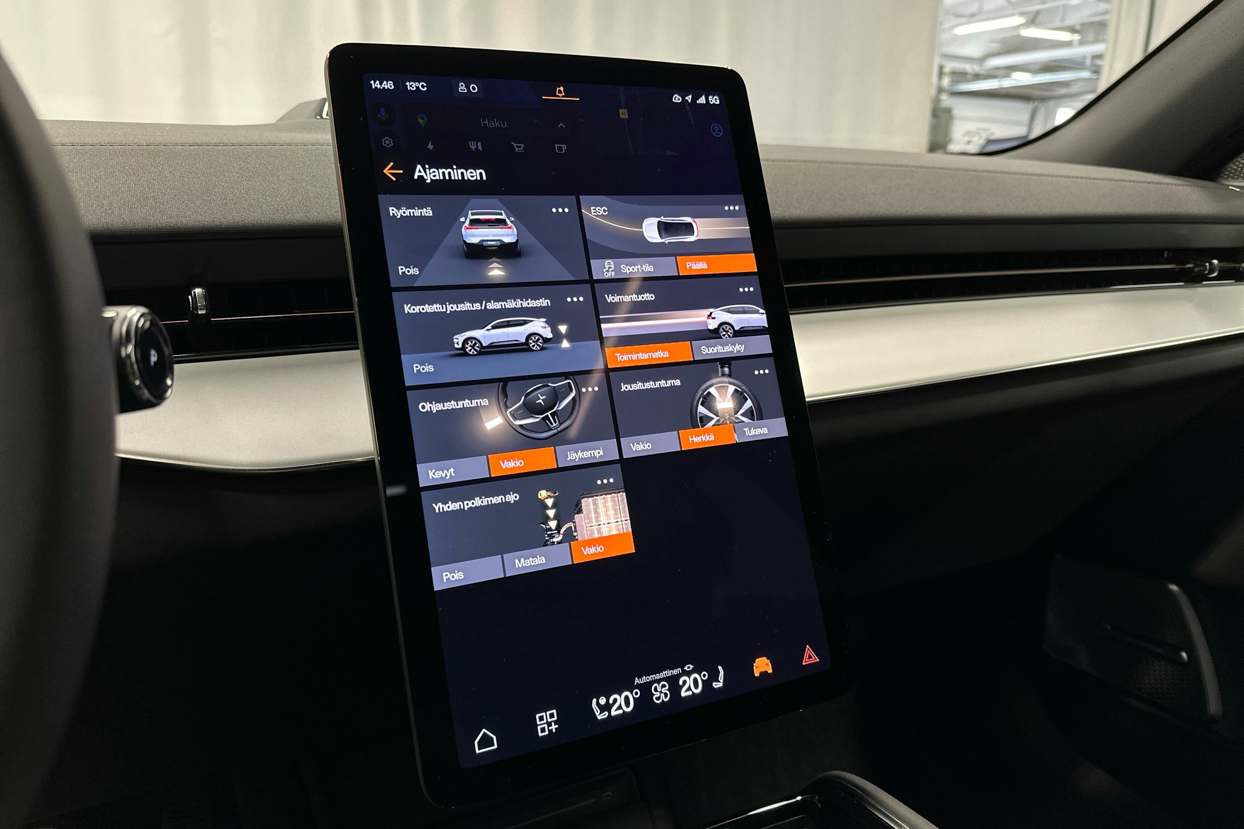 sininen Polestar 3 2025 kuva 15.