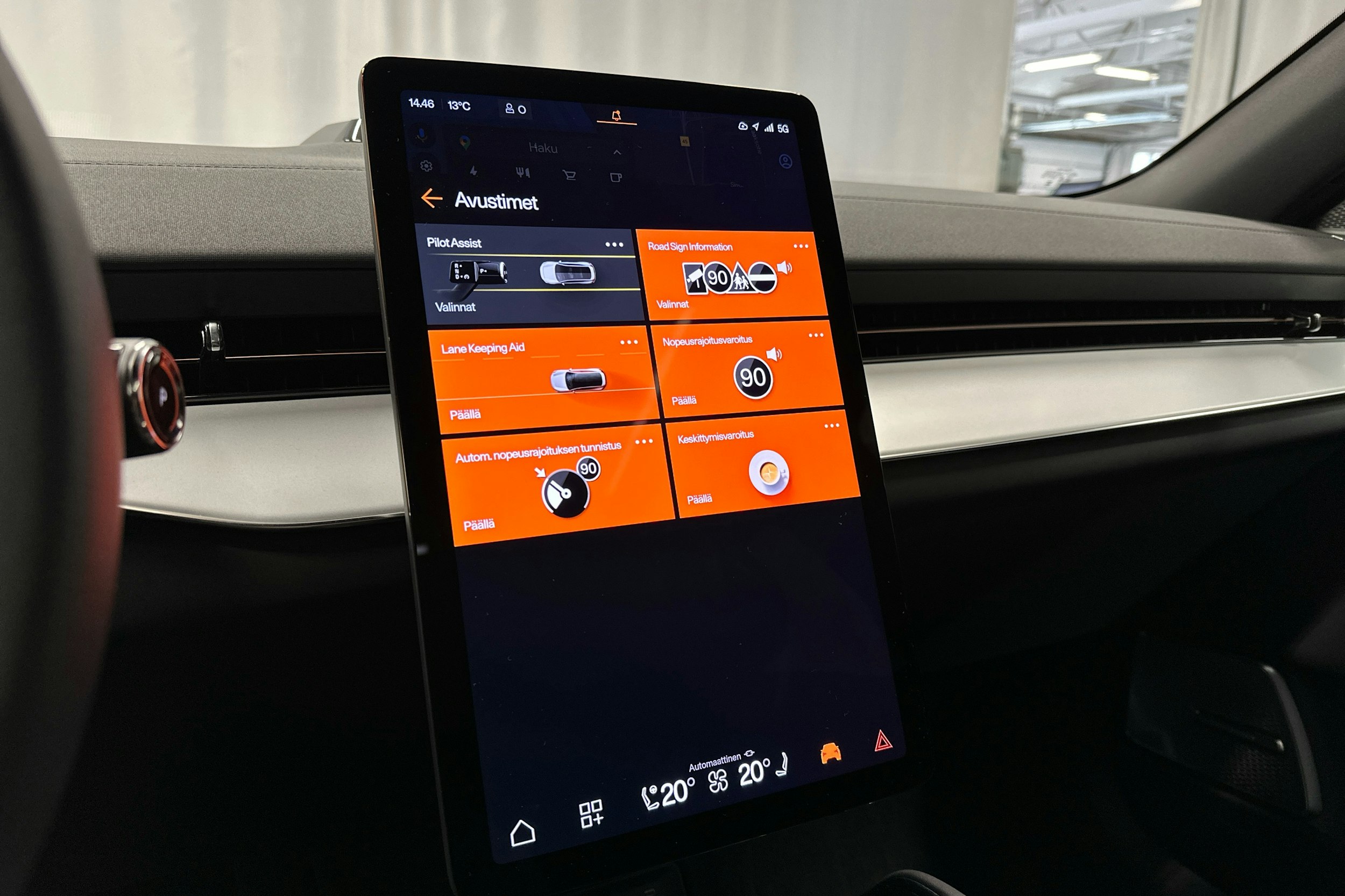 sininen Polestar 3 2025 kuva 16.