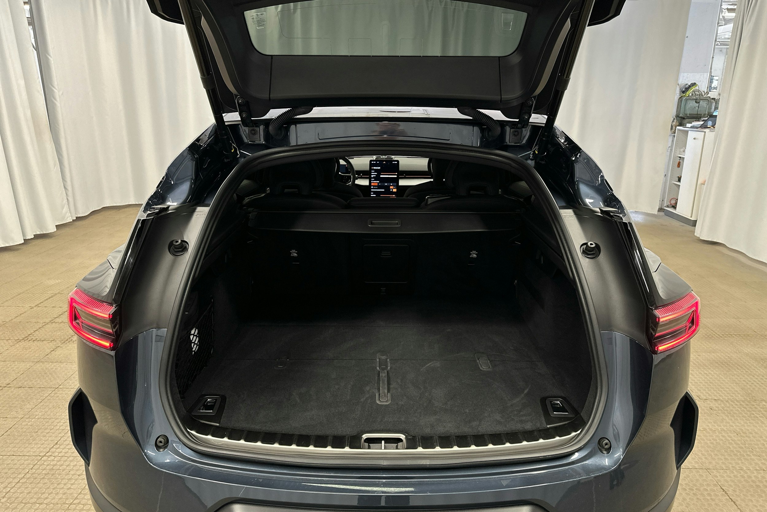 sininen Polestar 3 2025 kuva 27.
