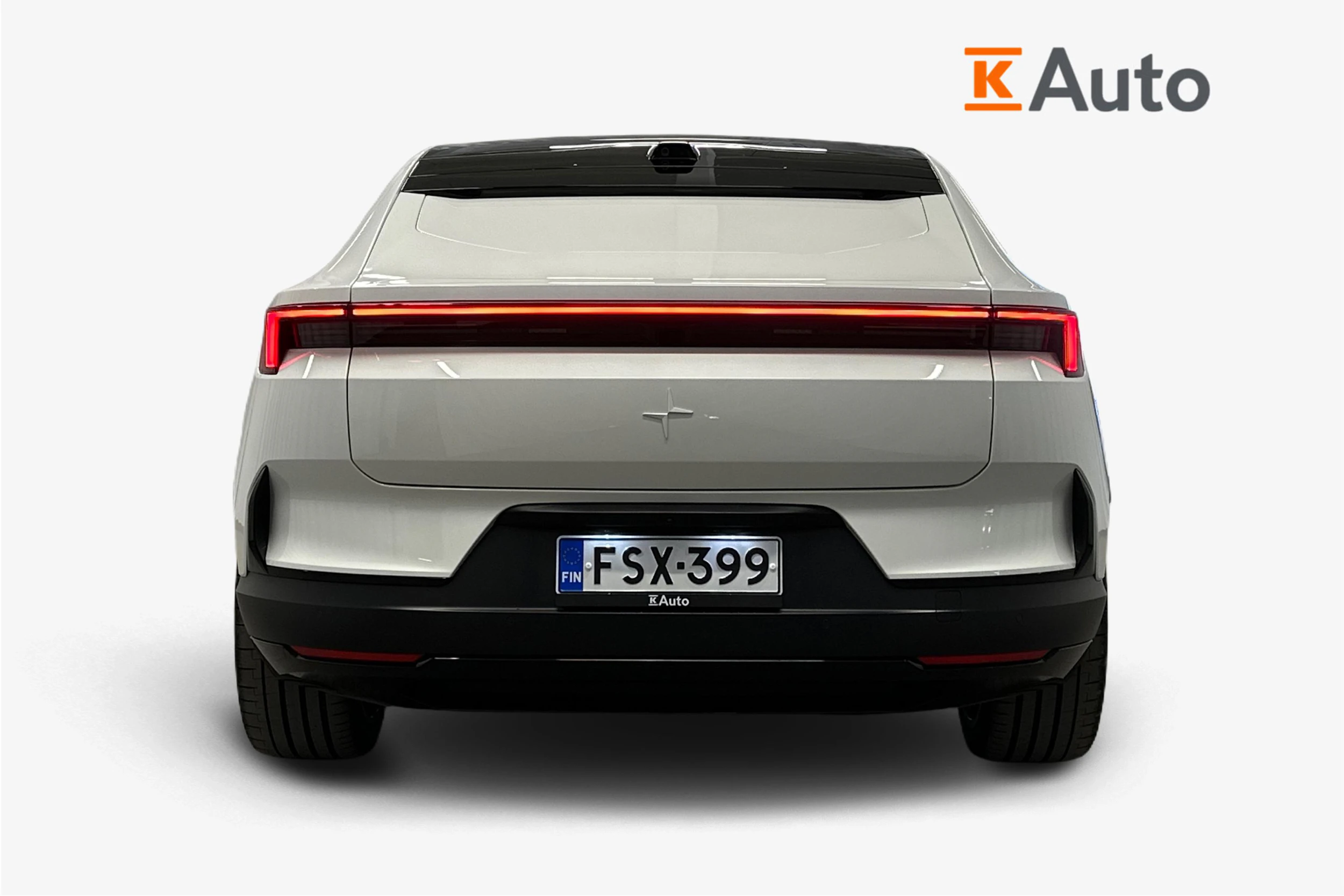 valkoinen Polestar 4 2024 kuva 4.
