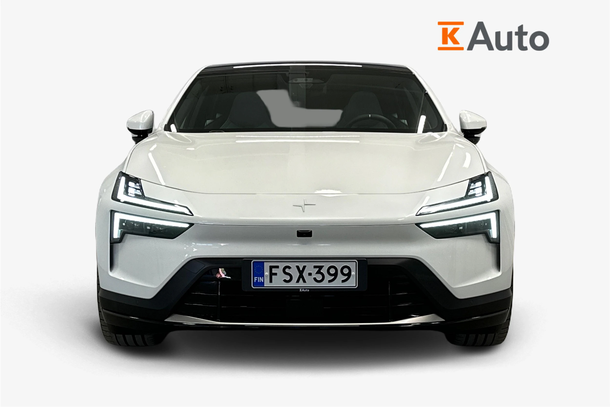 valkoinen Polestar 4 2024 kuva 5.