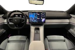 valkoinen Polestar 4 2024 kuva 9.