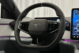 valkoinen Polestar 4 2024 kuva 23.