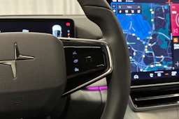 valkoinen Polestar 4 2024 kuva 25.