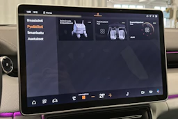 valkoinen Polestar 4 2024 kuva 34.