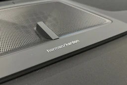 valkoinen Polestar 4 2024 kuva 38.