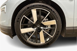 sininen Polestar 4 2024 kuva 11.