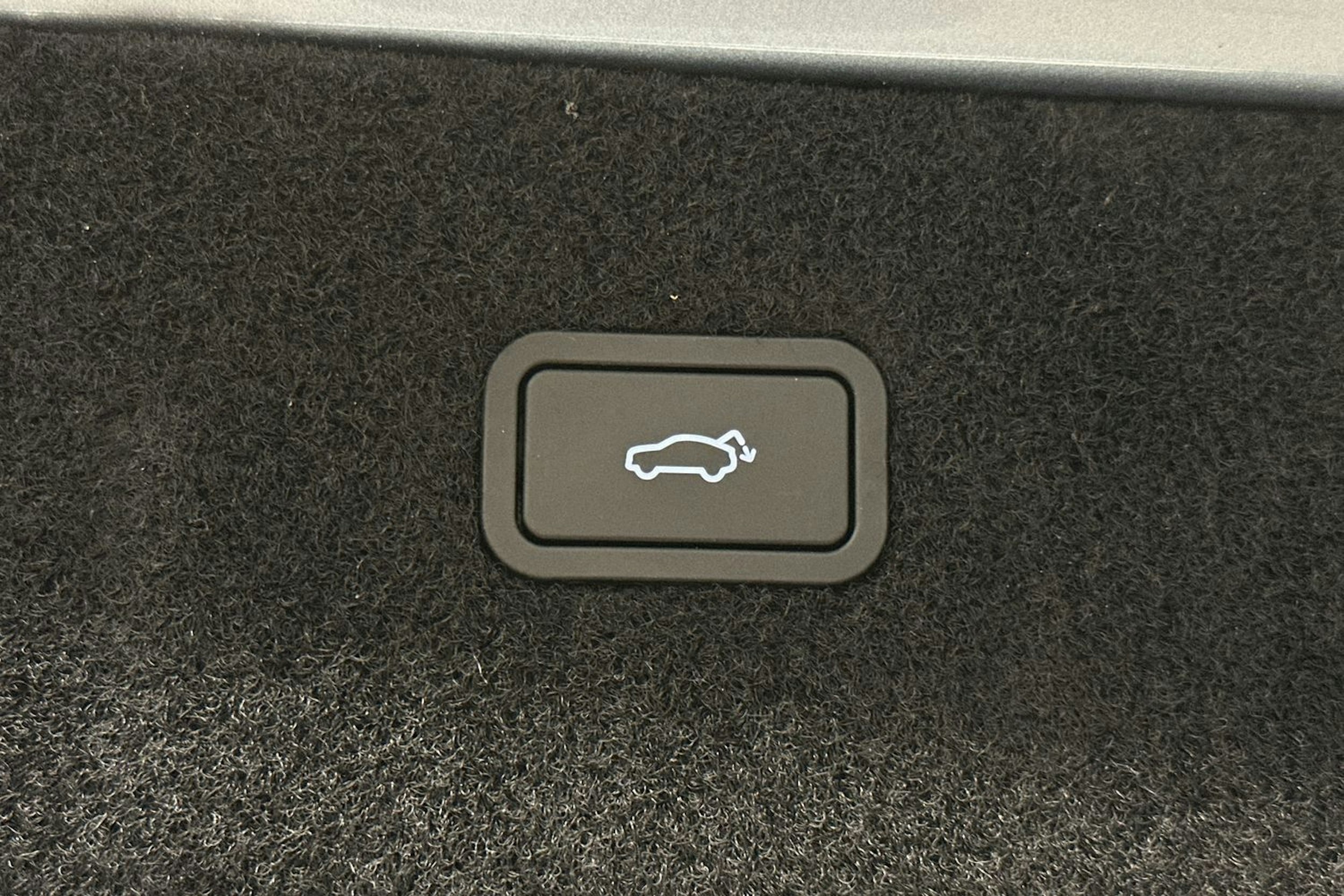 sininen Polestar 4 2024 kuva 15.