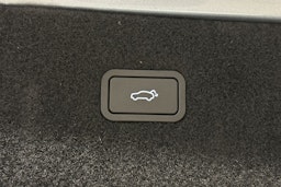 sininen Polestar 4 2024 kuva 15.