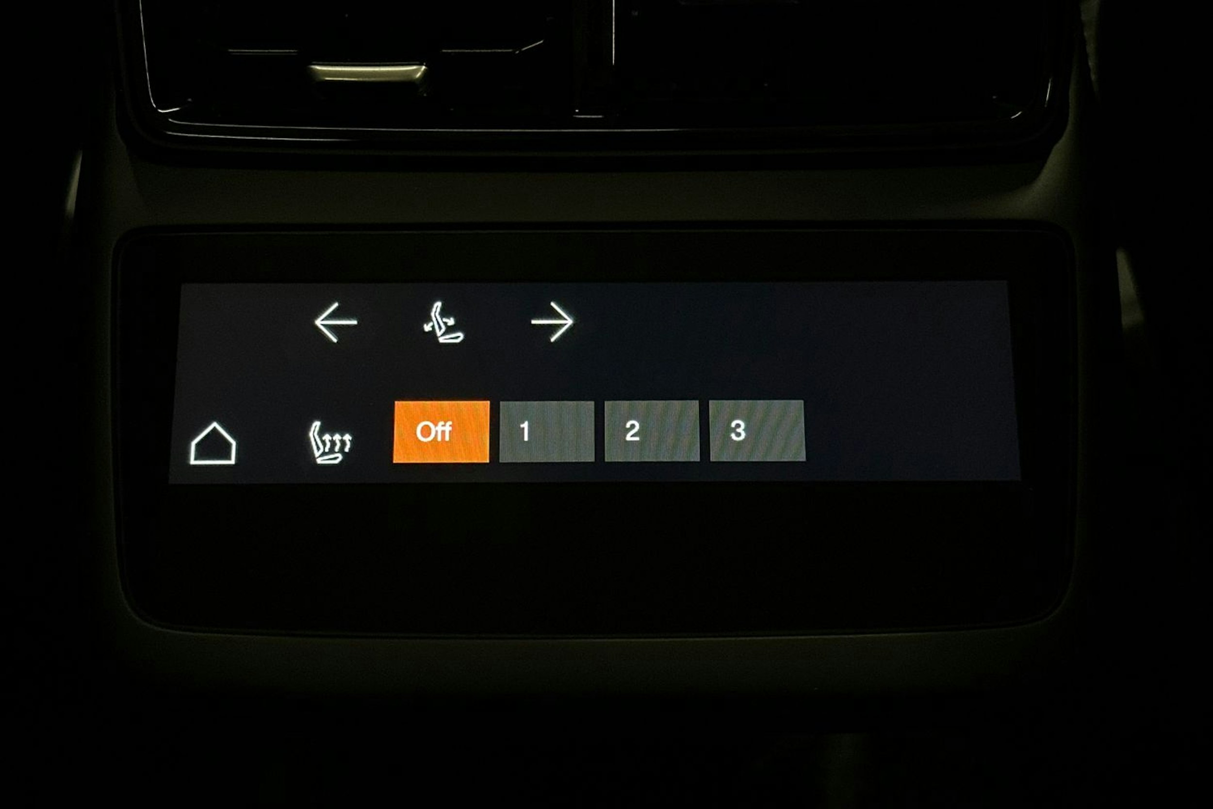 sininen Polestar 4 2024 kuva 17.
