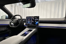 sininen Polestar 4 2024 kuva 20.