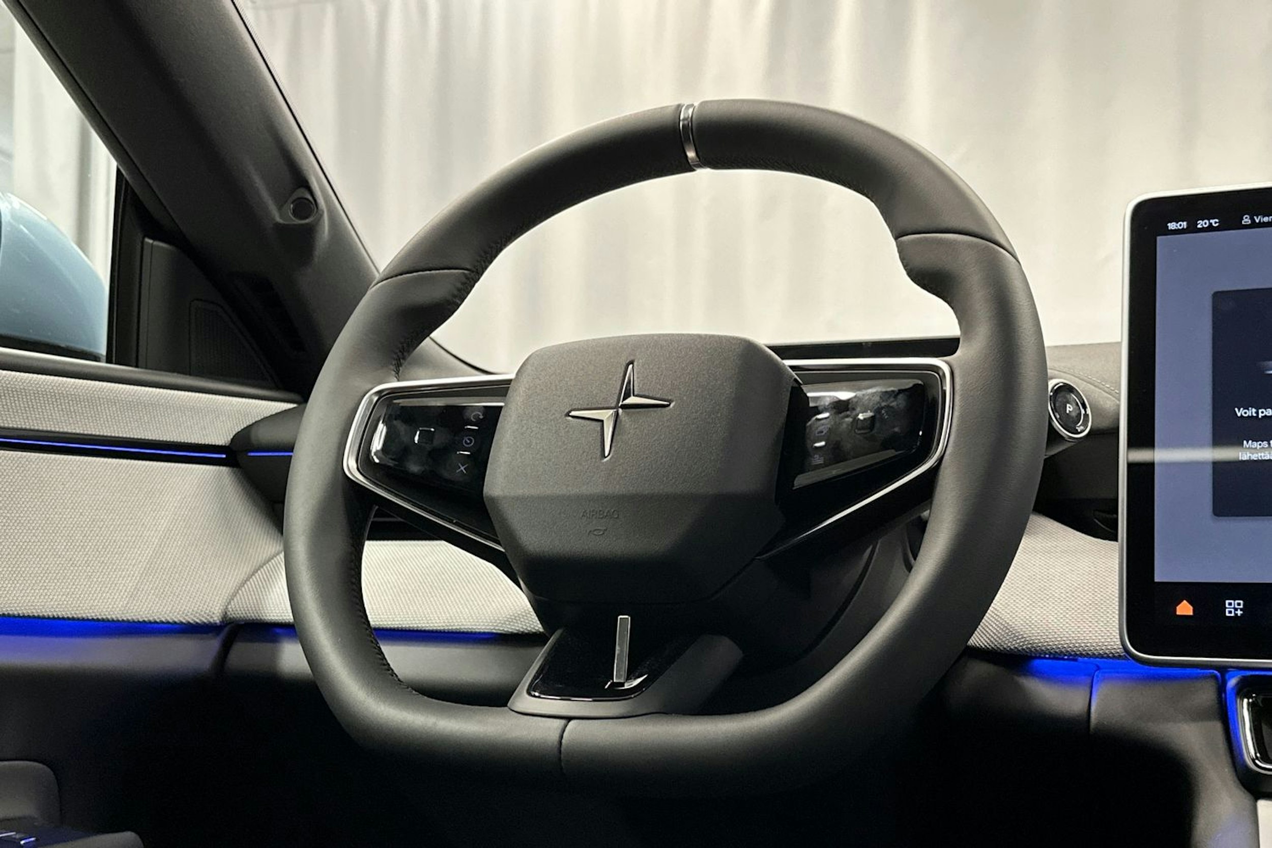 sininen Polestar 4 2024 kuva 21.