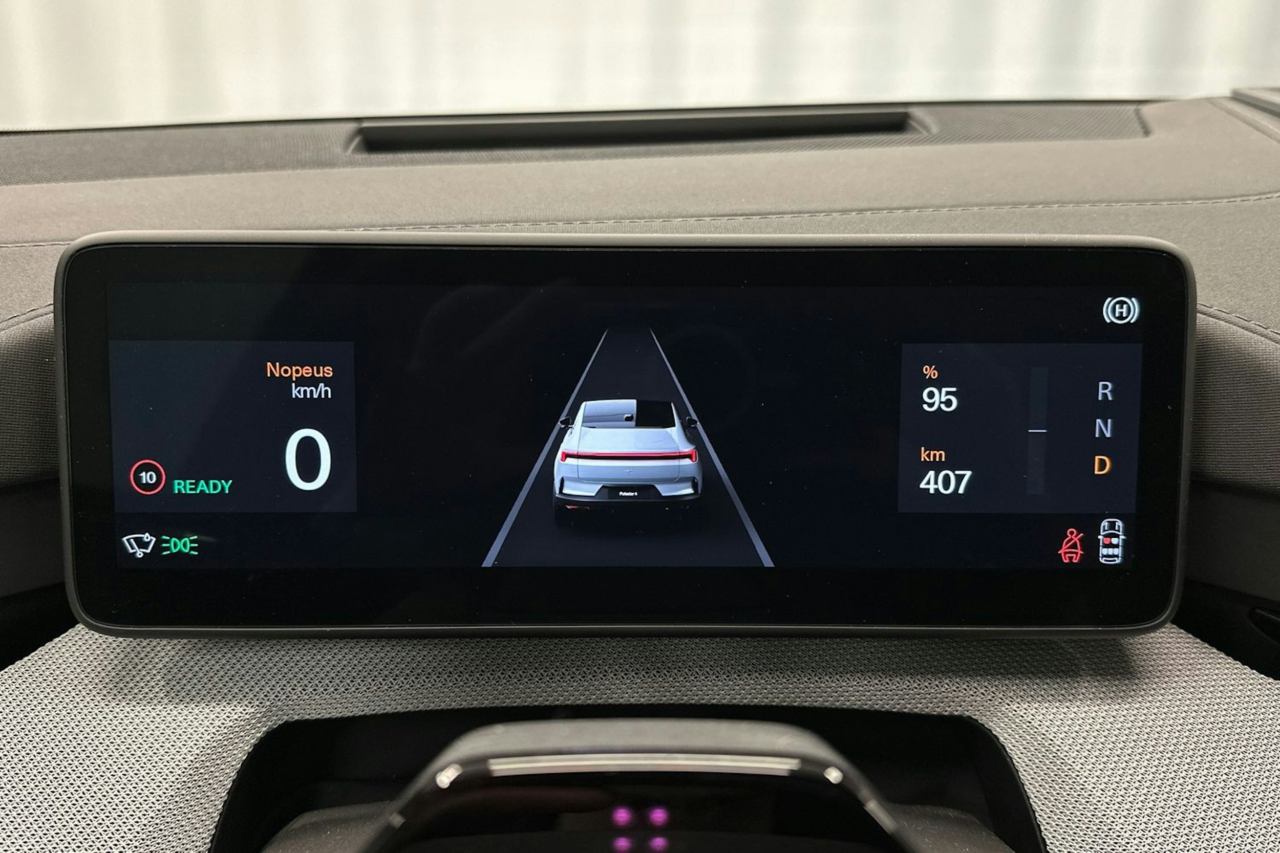 sininen Polestar 4 2024 kuva 24.