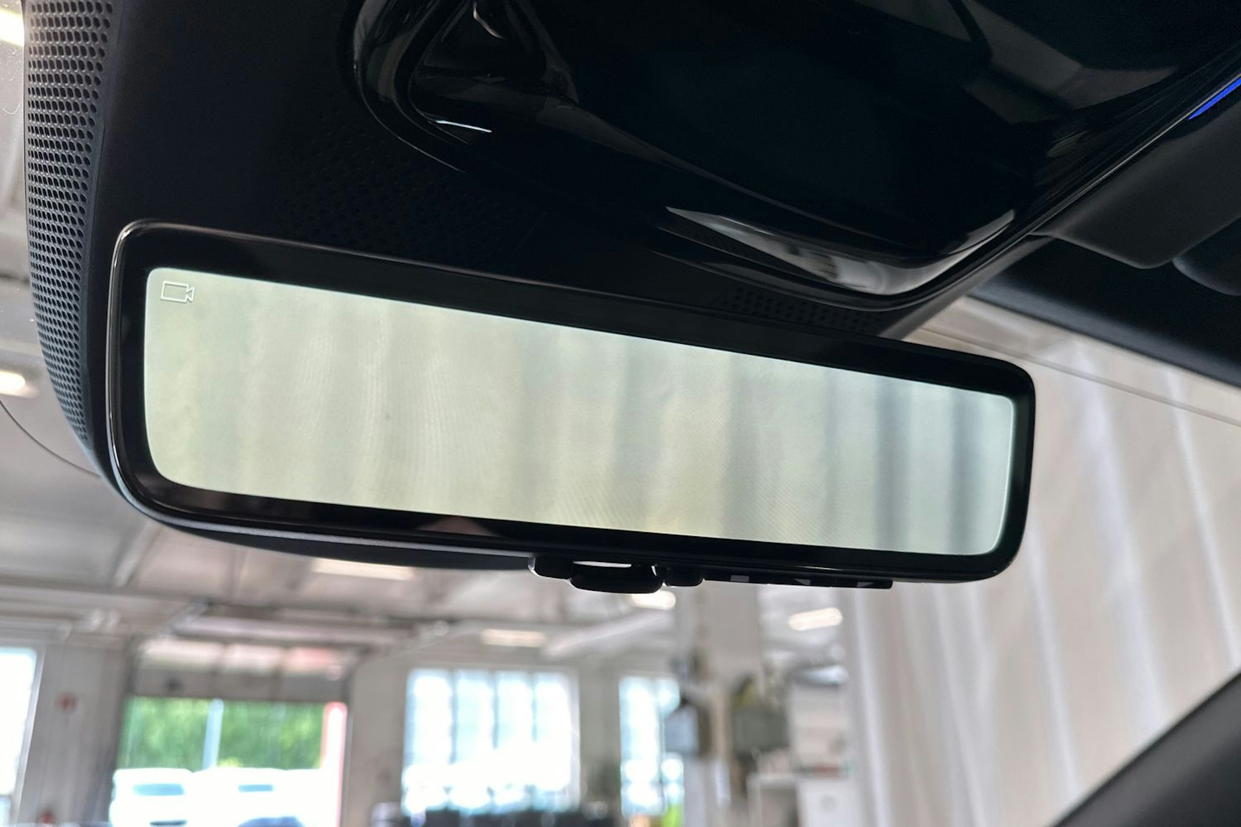 sininen Polestar 4 2024 kuva 32.