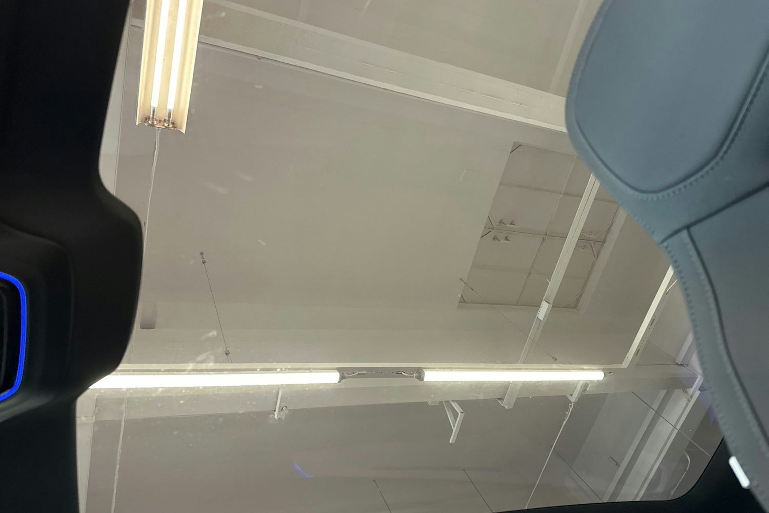 sininen Polestar 4 2024 kuva 33.