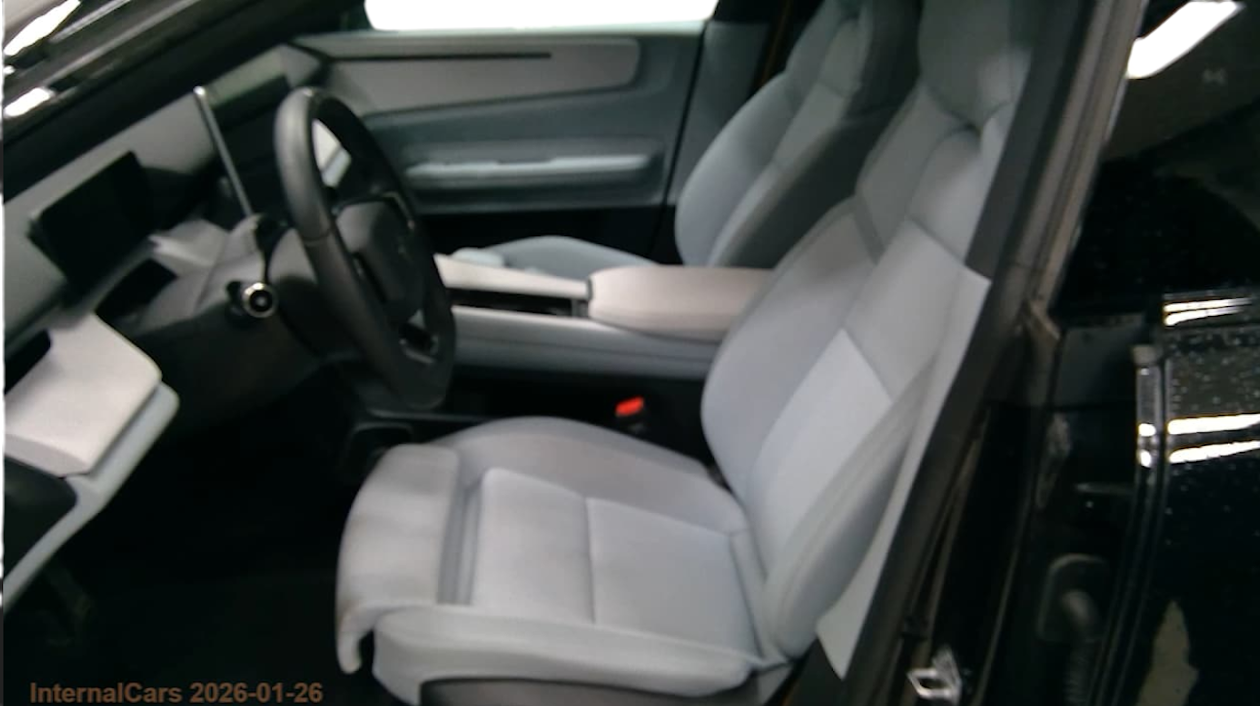 musta Polestar 4 2025 kuva 3.