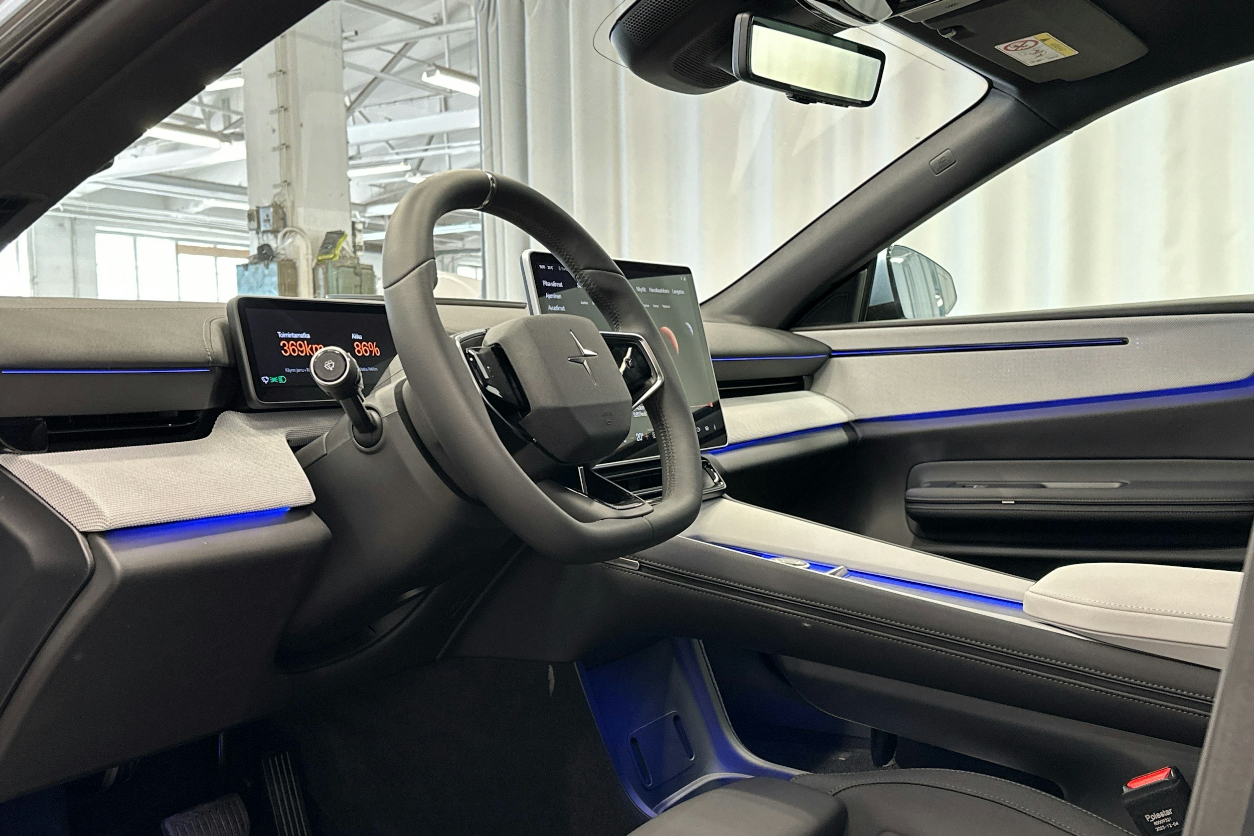sininen Polestar 4 2025 kuva 3.