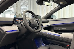 sininen Polestar 4 2025 kuva 3.