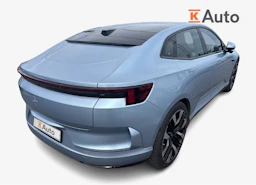 sininen Polestar 4 2025 kuva 2.