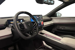 harmaa Polestar 4 2025 kuva 3.
