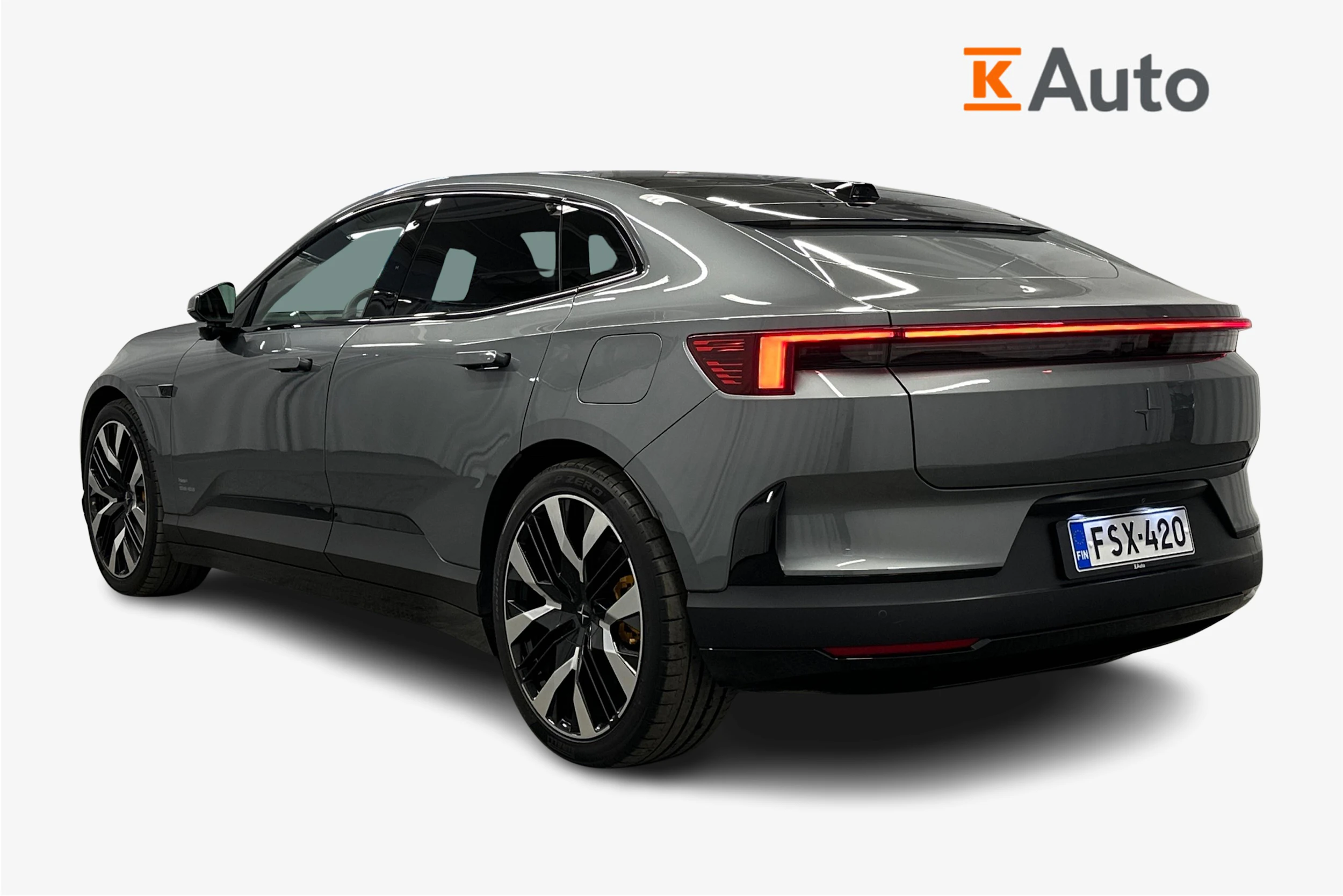 harmaa Polestar 4 2025 kuva 3.