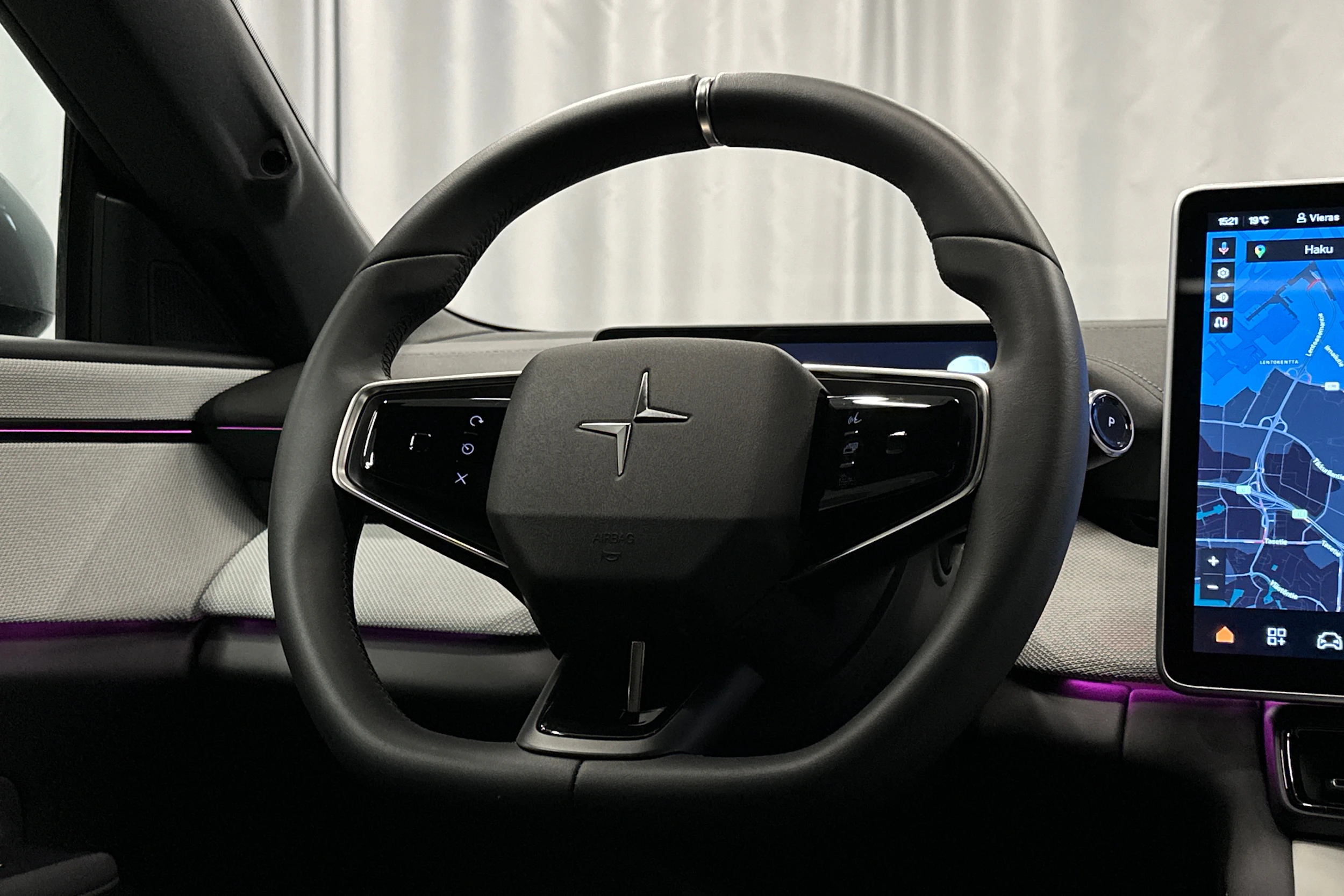 harmaa Polestar 4 2025 kuva 23.