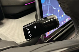 harmaa Polestar 4 2025 kuva 26.