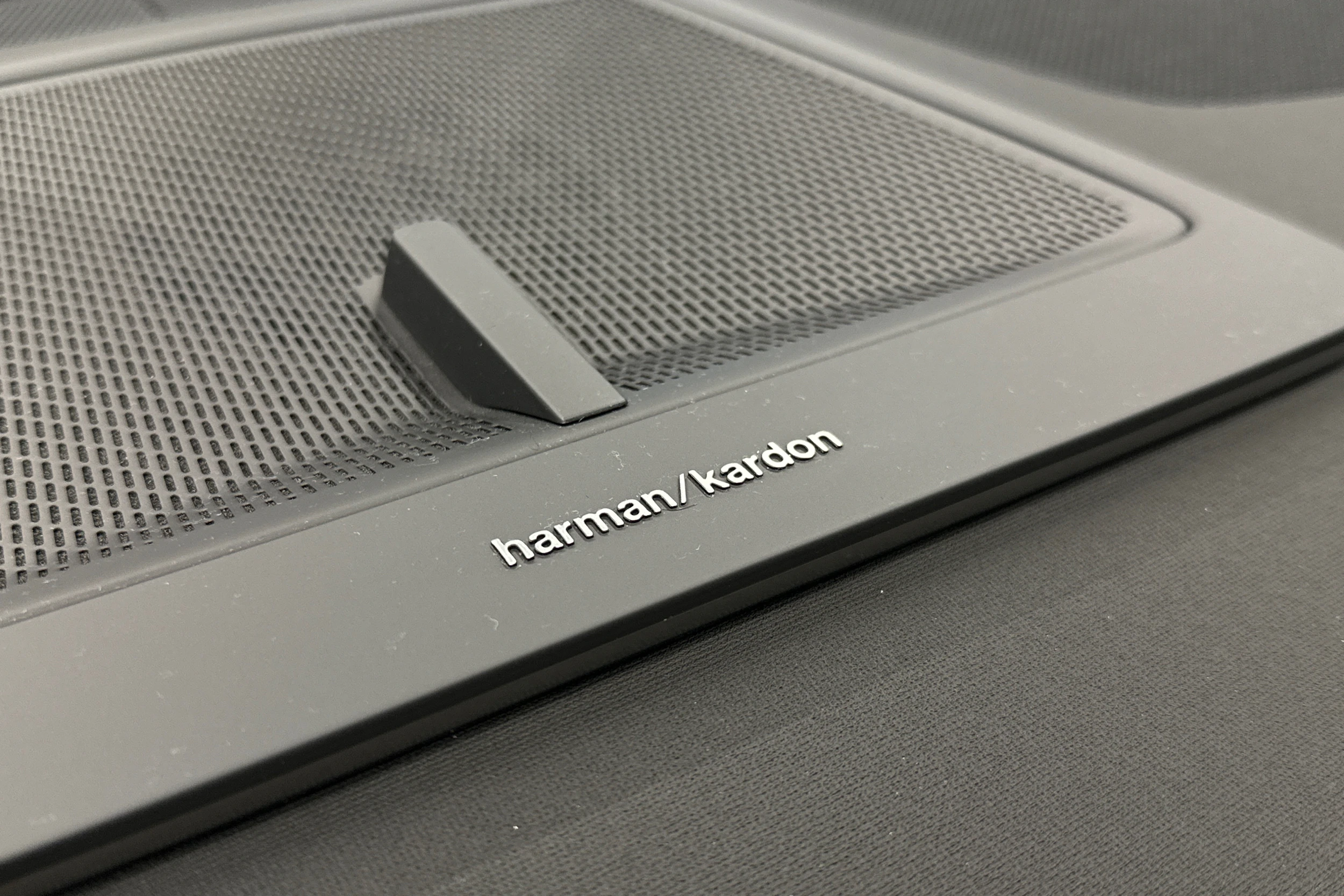 harmaa Polestar 4 2025 kuva 37.