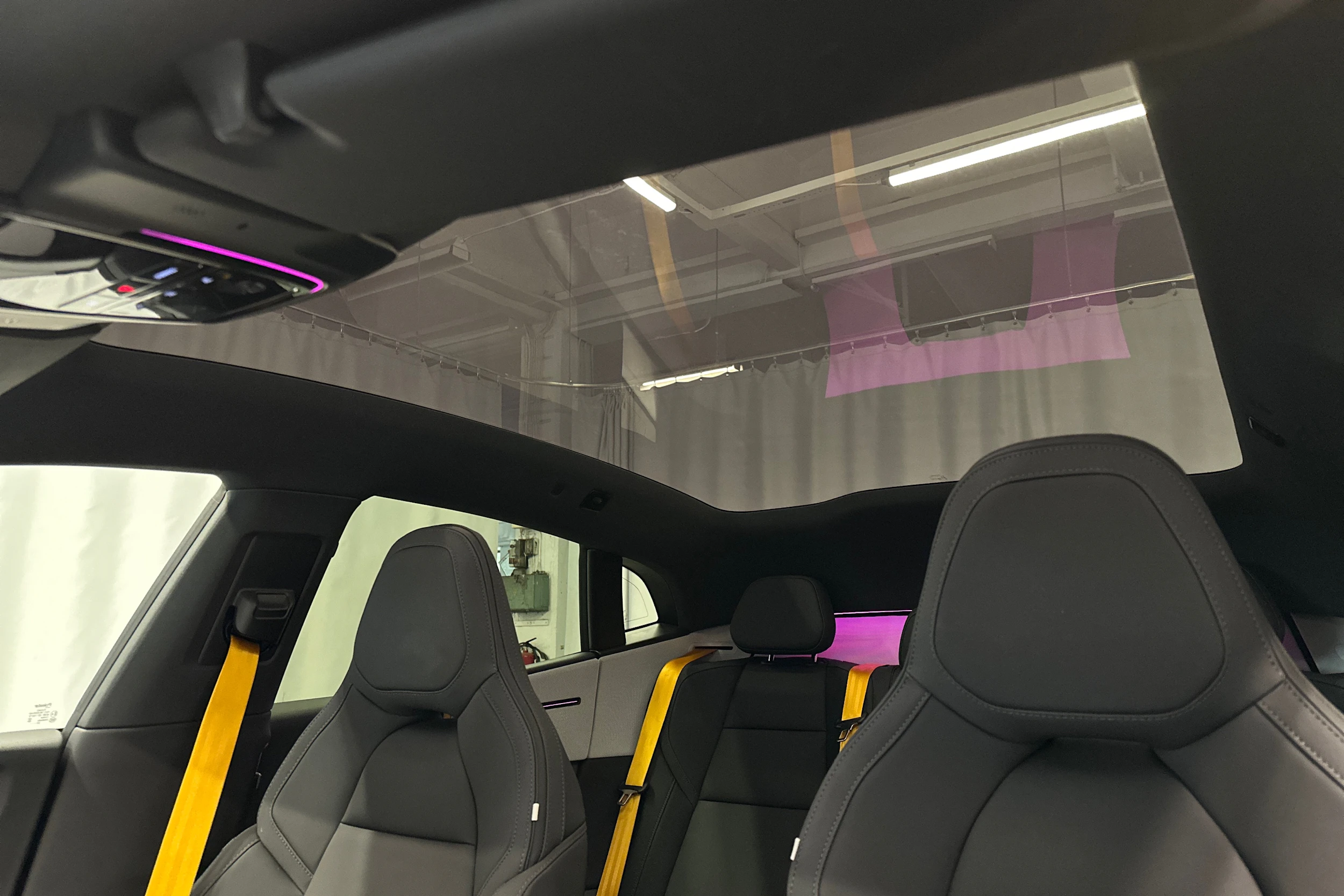 harmaa Polestar 4 2025 kuva 38.