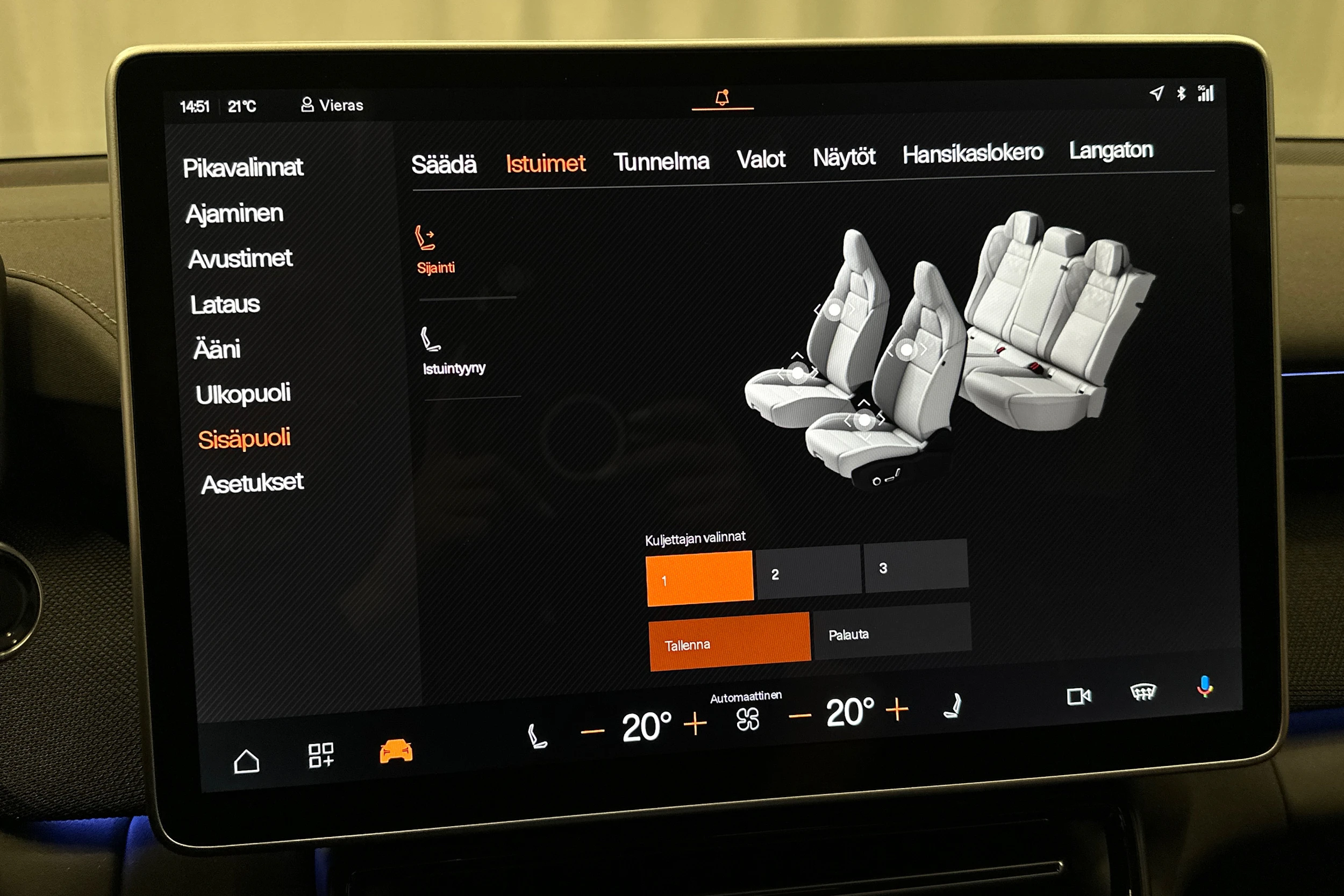 musta Polestar 4 2025 kuva 26.