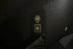 musta Polestar 4 2025 kuva 42.