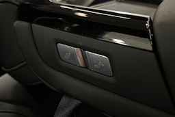 musta Polestar 4 2025 kuva 16.